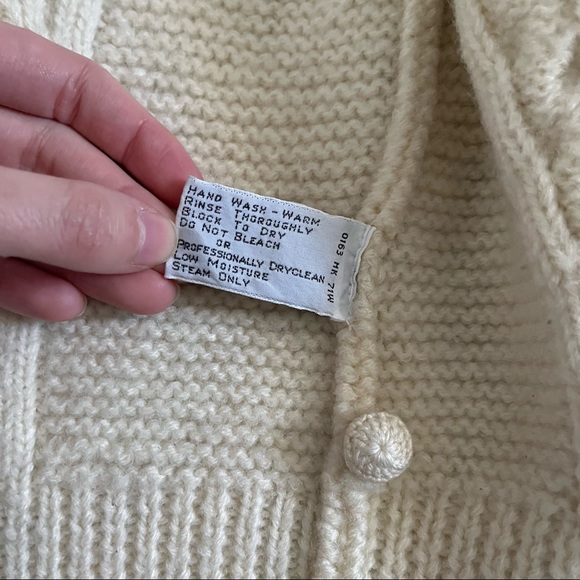 L.L. Bean Vintage Cardigan - Picture 4 of 7
